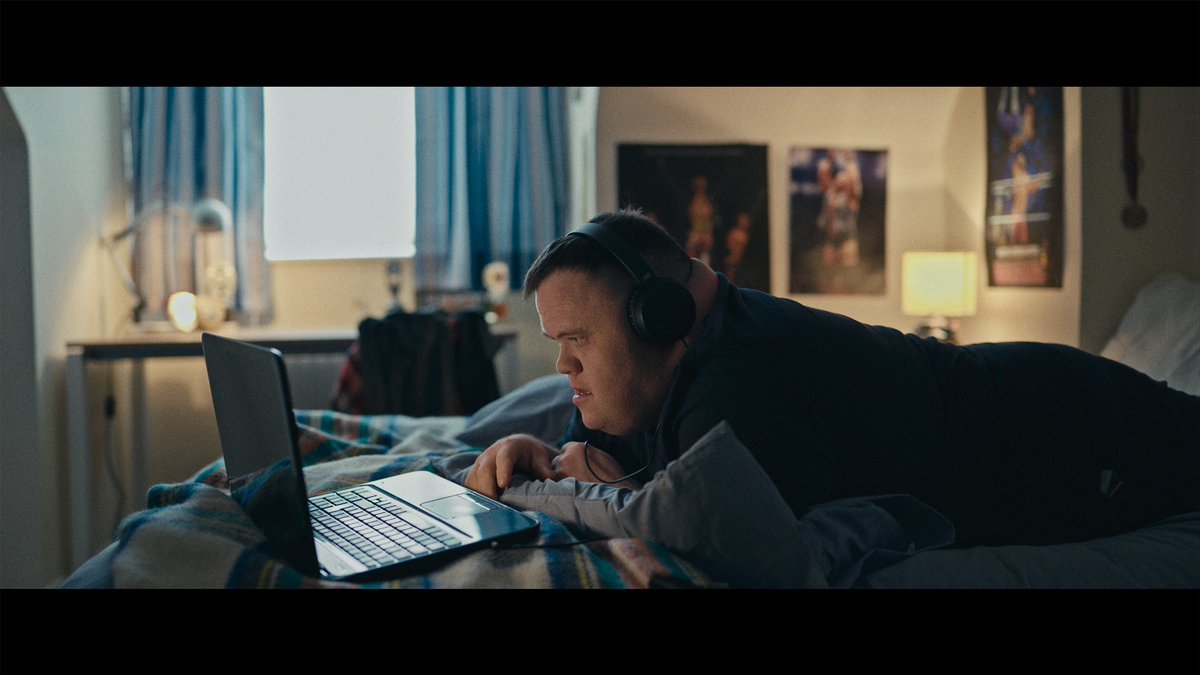 Thrilled that our short film “Headspace” will receive its world premiere at the prestigious <a href="/NHFF/">New Hampshire Film Festival</a> on Saturday ahead of its Irish premiere. @ArcadeDotFilm <a href="/artscouncil_ie/">The Arts Council / An Chomhairle Ealaíon</a> 

Written + Directed by <a href="/AisTalkShop/">Aisling Byrne</a> 
Featuring Mark Smith + Jackie O Hagan.
Produced by @KillianCoyle1