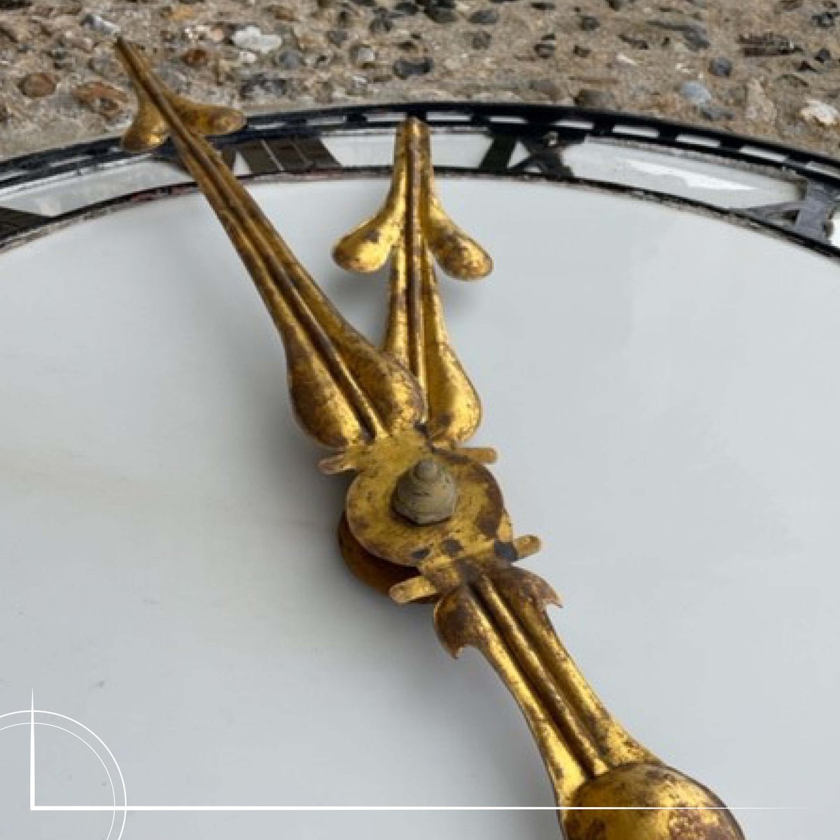 SMichlmayr's tweet photo. #throwbackthursday Simon recently overhauled Attleborough Church's motion works as the motion work supports had broken. Lewis has also done a stunning job Re gold-leafing these hands too! 🙌 #attleborough #churchclockrepair #exteriorclockrepair #towerclockrepair https://t.co/yFTNog9Lrn