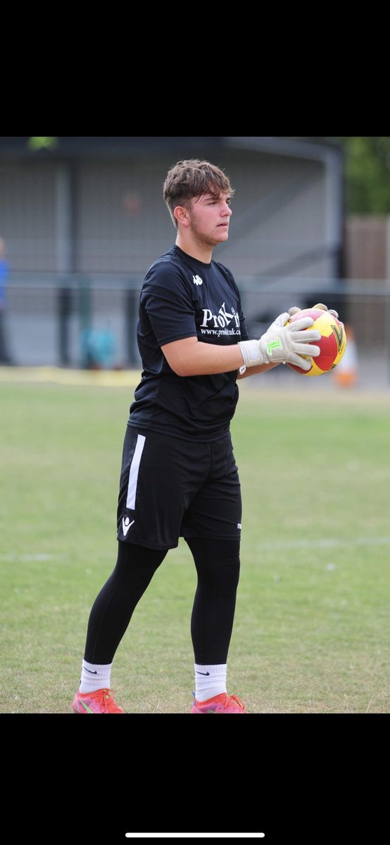 Proud dad to see my 17 year son <a href="/SamuelGriek/">Samuel Griek</a> start last night again for <a href="/GraysAthleticFC/">Grays Athletic Football Club</a> and done himself proud.👏👏