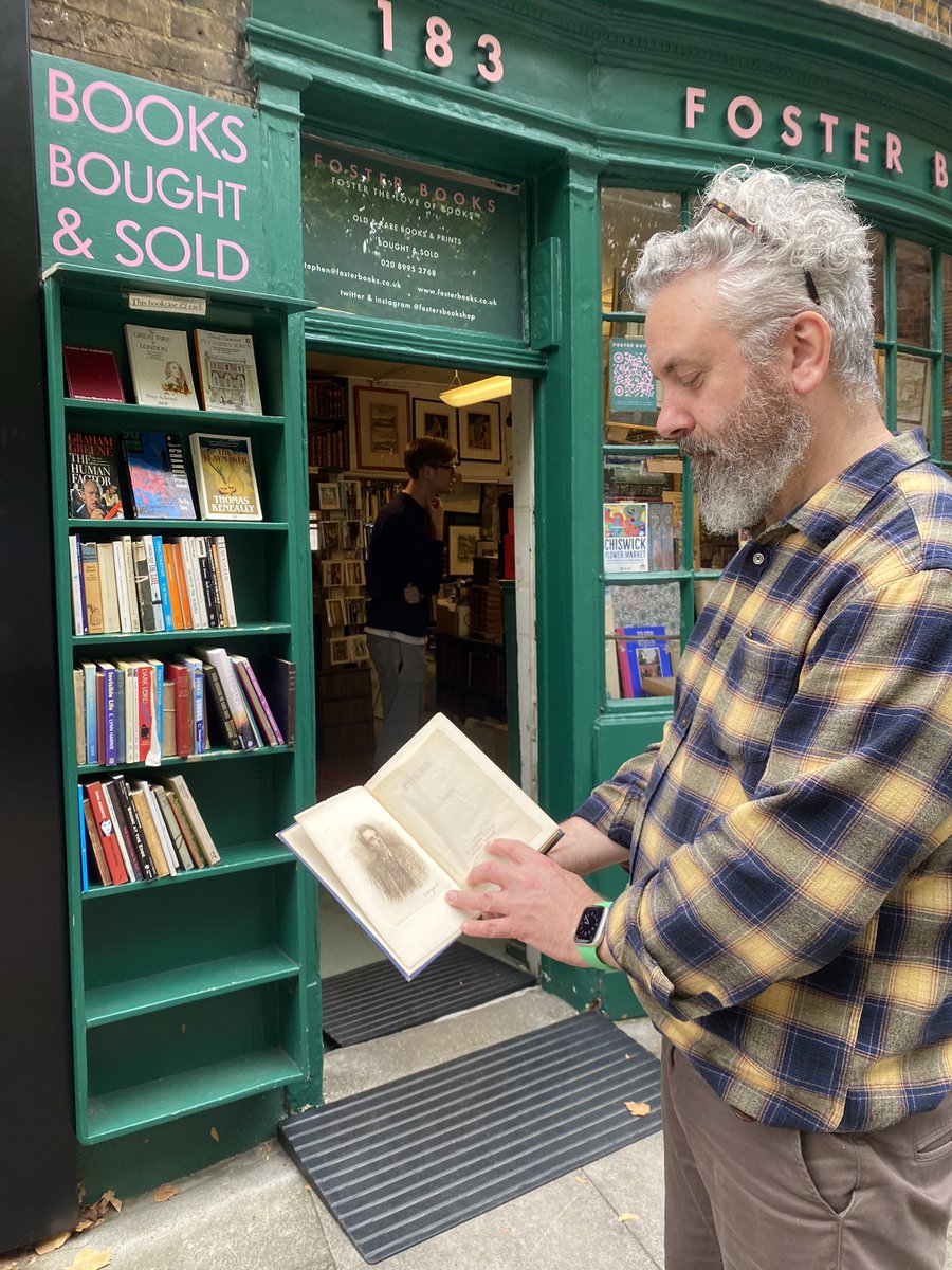 Congrats to our Charities #Quiz winners, Daniel Sevitt & Liz Dobinson, who each scored 45 points out of 49. Daniel, who lives abroad, wins a @WstonesChiswick voucher. Liz wins the 1913 edition of WB Yeats Poems, donated by Stephen Foster @fostersbookshop (below). @YeatsBedfordPk