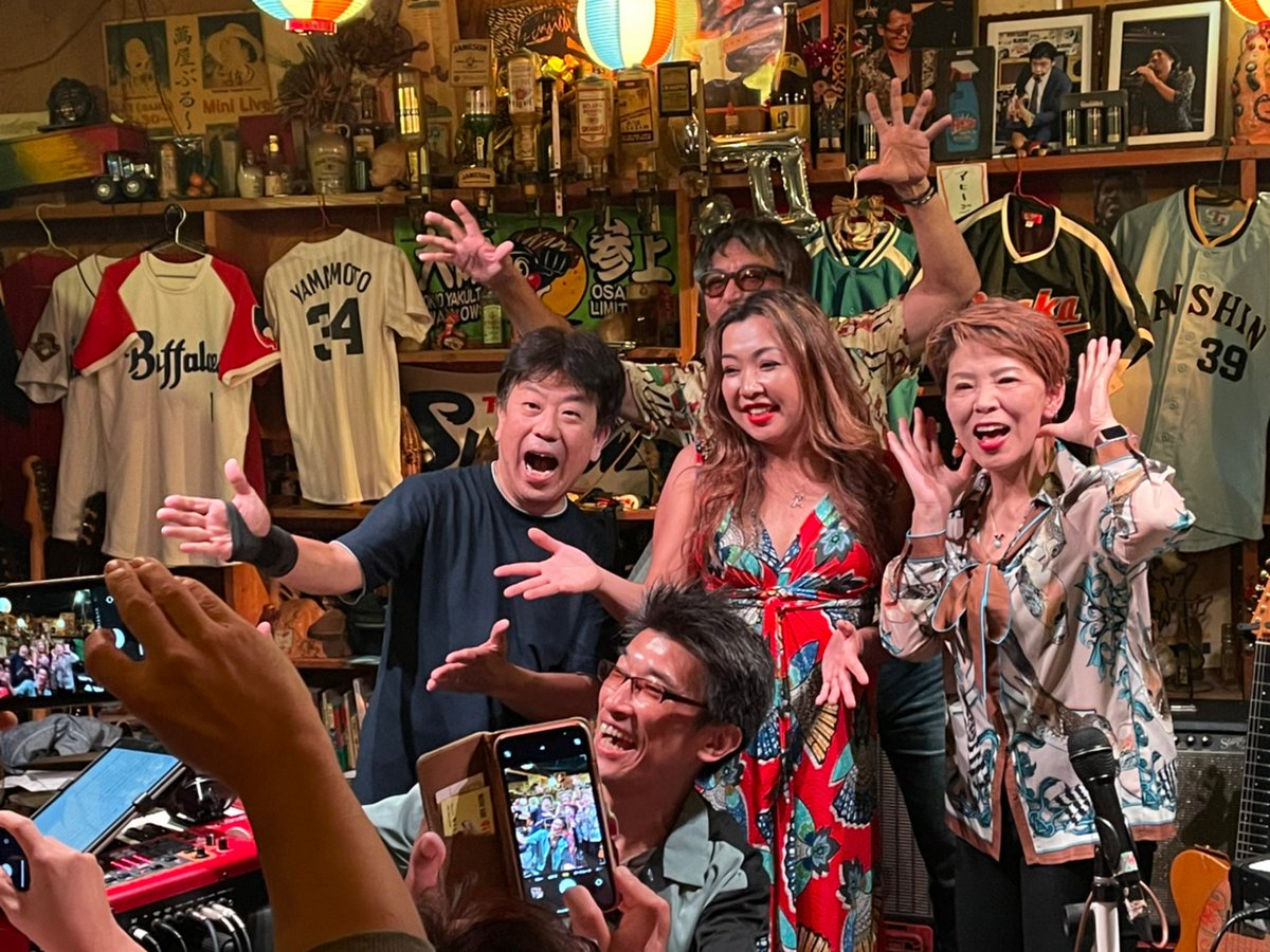 nacomitanaka's tweet photo. 昨日のKeiko Komakiちゃんとのライブ、大盛り上がりしました。ダブル鍵盤、しかも二人ともLeslieSpeakerグルグル―!お客様からも「行って良かった!」と沢山感想いただきました。ありがとう!KeikoちゃんはすぐにNOLAに帰ってしまうけど、また活躍を楽しみにしています!#nacometers #keikokomaki https://t.co/LqYFCjw8On