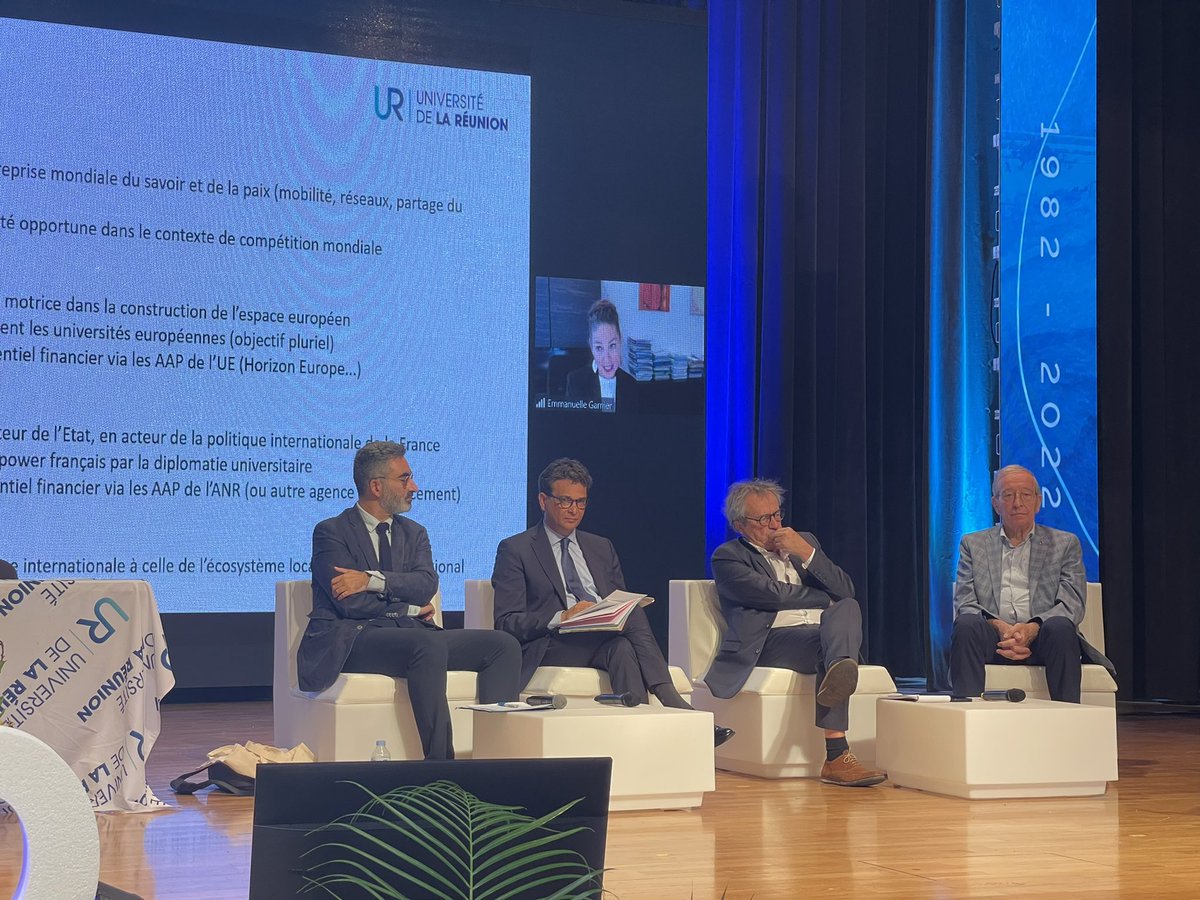 GuillaumeGelle's tweet photo. Présentation des propositions d’@FranceUniv par Emmanuelle Garnier, présidente de la #Corie @FranceUniv lors de la table ronde « l’ Internationalisation dans l’ESR » du colloque « Universités et transitions » pour les 40ans d’@Univ_Reunion.
#UR40 https://t.co/p4Fk1Nk965