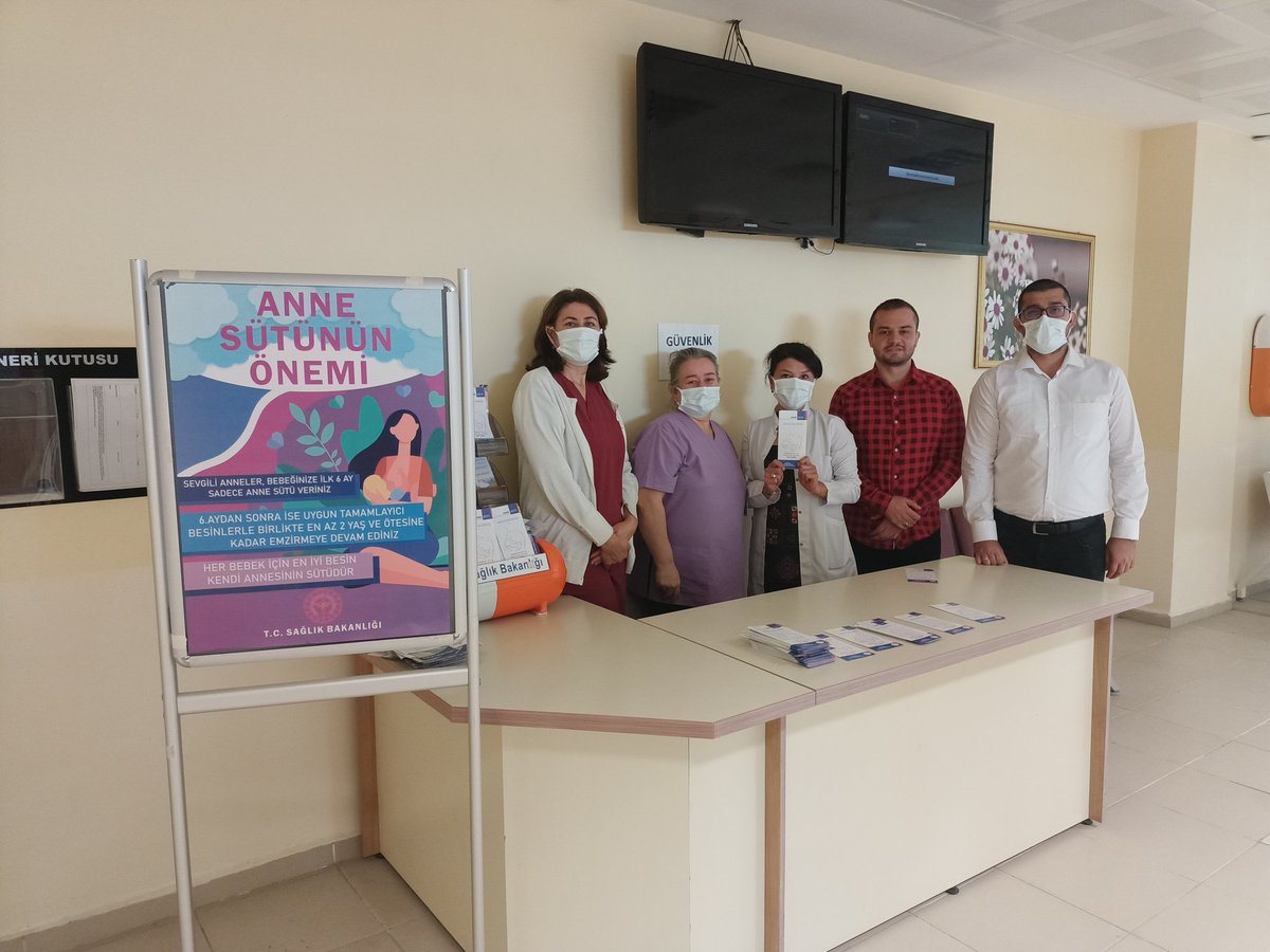 ezine_dh's tweet photo. 1-7 Ekim Dünya Emzirme Haftası dolayısıyla Ezine Devlet Hastanemizde polikinik katına stand kurularak Hastanemize muayene için gelen hastalarımıza ilçe sağlık müdürlüğü personeli Hastanemiz eğitim hemşiresi ve hastane yönetimi tarafından Anne sütünün önemi anlatıldı https://t.co/RPpNH2KMnb