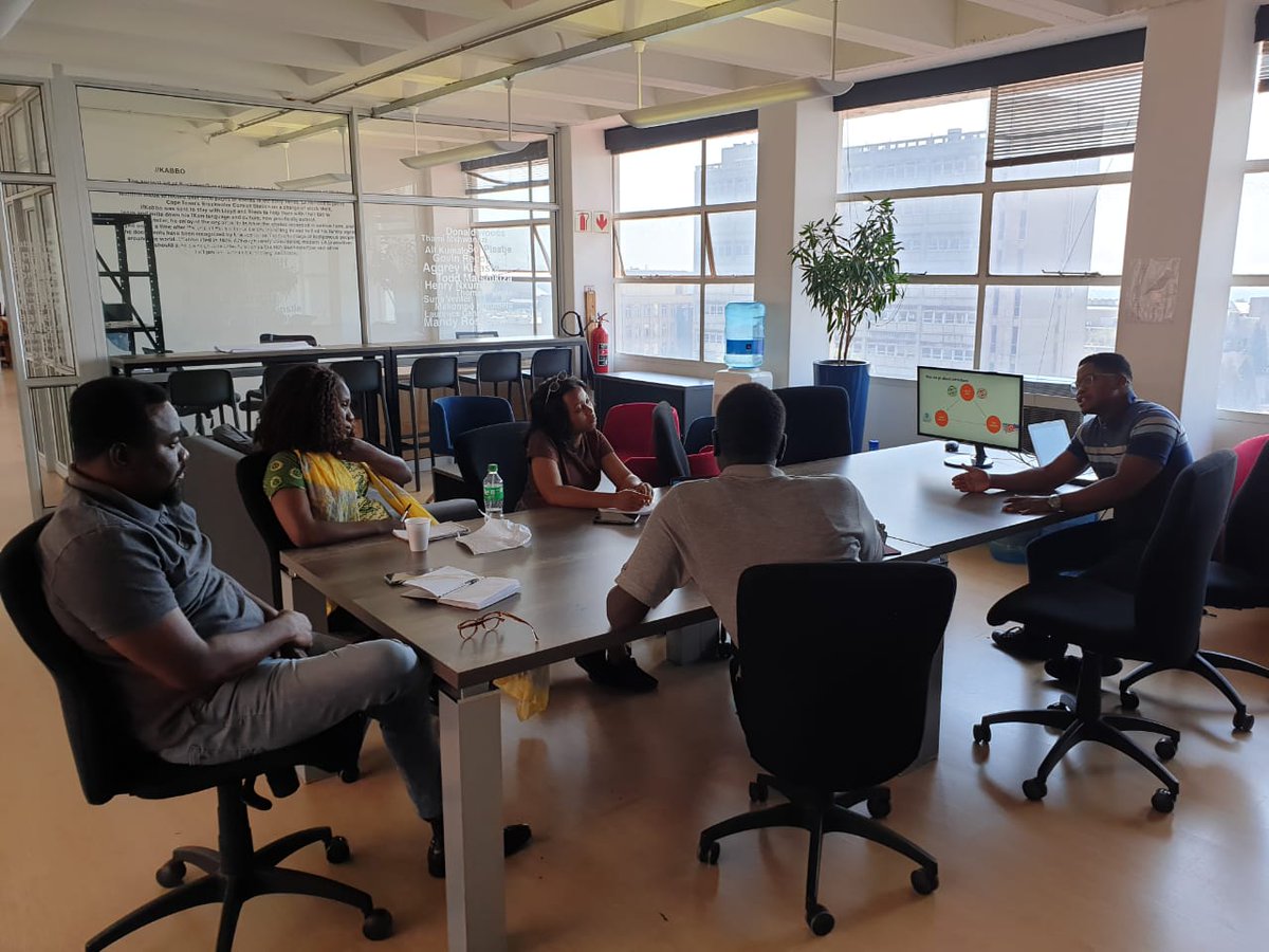 AfricaCheck's tweet photo. 🌍 For the past two weeks, we’ve had the pleasure of hosting fellows from Ghana, Liberia, South Sudan and Uganda to learn first hand how to run a #factchecking operation.
@fojo_int @TSMCheck @211check @iwatchafrica @thedebunkshow https://t.co/u4qWgRQKog