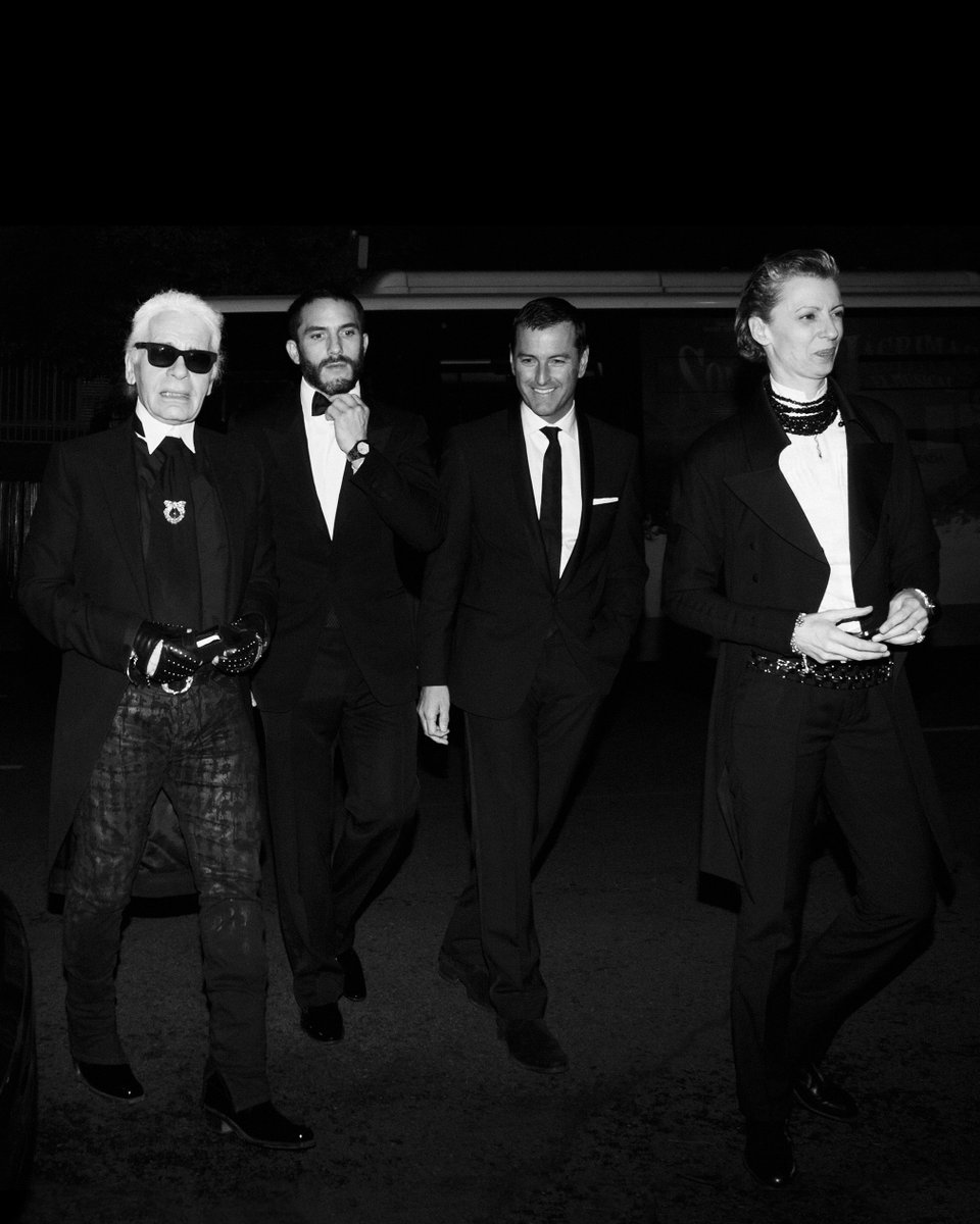 KarlLagerfeld tweet picture