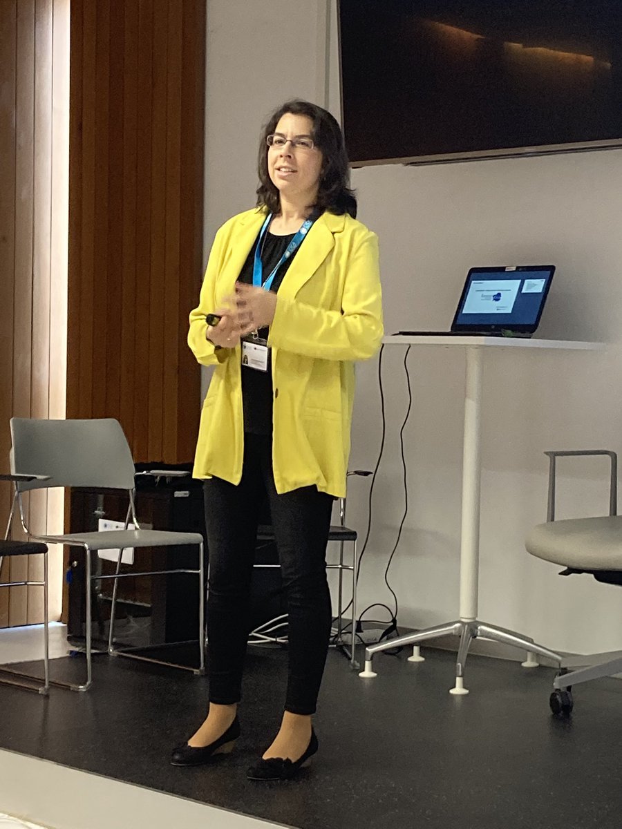 Opening this workshop is <a href="/vanvalgar/">Vanessa Valdiglesias</a> with an amazing talk about how <a href="/InvestiGal/">InvestiGal</a> works and encouraging our young researchers to join it!

👩🏻‍🔬🔝🙌🏼