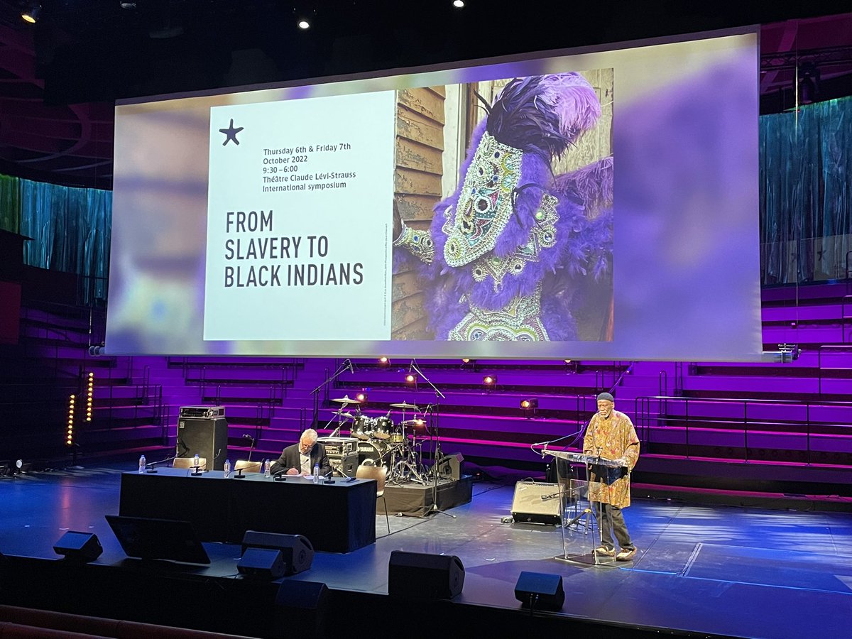 L’art d’être un Big Chief : à suivre en direct sur la chaîne Youtube du <a href="/quaibranly/">musée du quai Branly - Jacques Chirac</a> : youtu.be/tgXSbBYIepQ
#ExpoBlackIndians