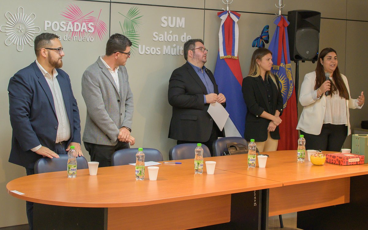 aguilarclaudiok's tweet photo. Junto a la #CIM Cámara de Jóvenes Inmobiliarios y el @ColegiodeCorre2 realizamos un taller s/ Documentación de Alquileres y Fidecomisos. Una actividad enmarcada en el #InvestPosadas con el obj. de generar sinergia con el sector privado para promover el desarrollo económico local. https://t.co/Yr49QWNxQh