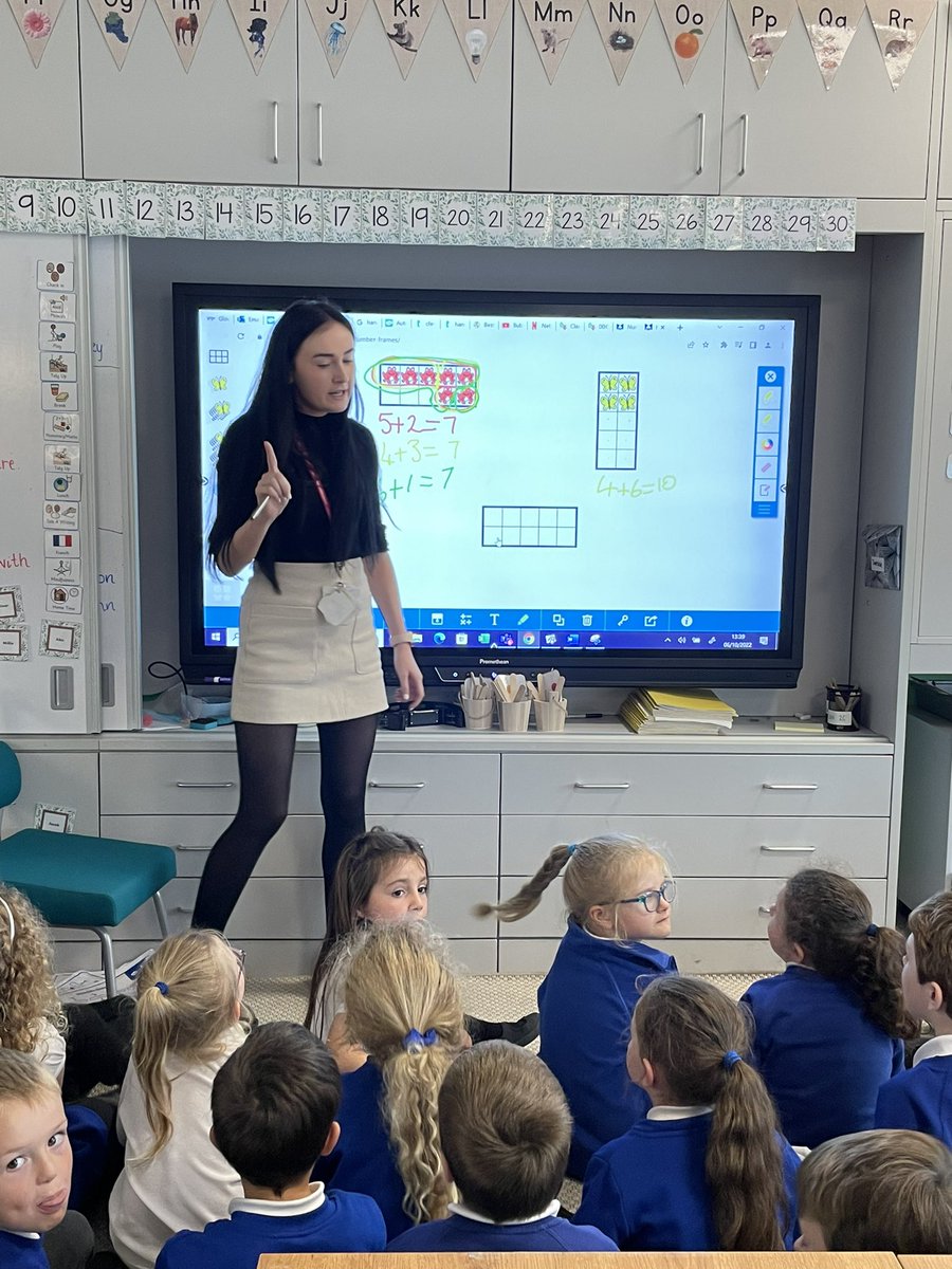 Dargavel Primary School tweet media