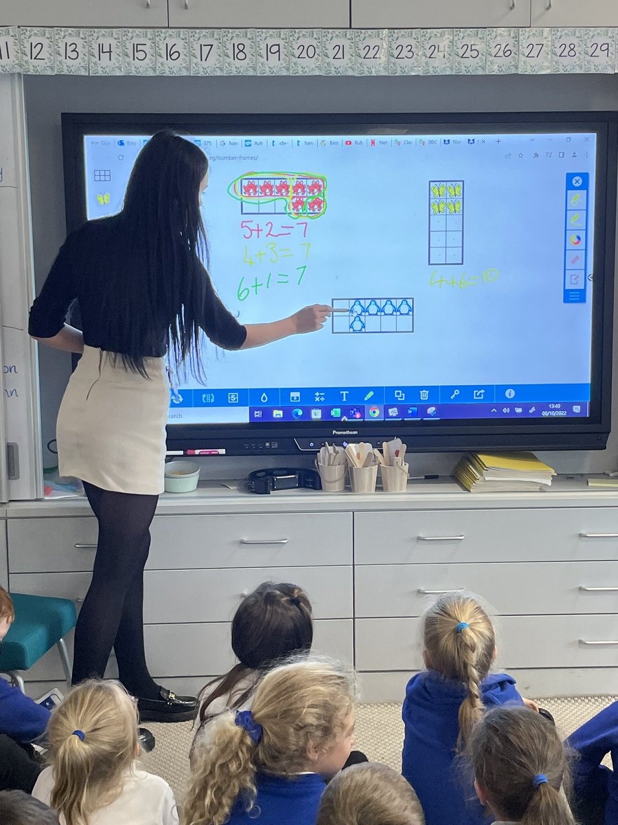 Dargavel Primary School tweet media