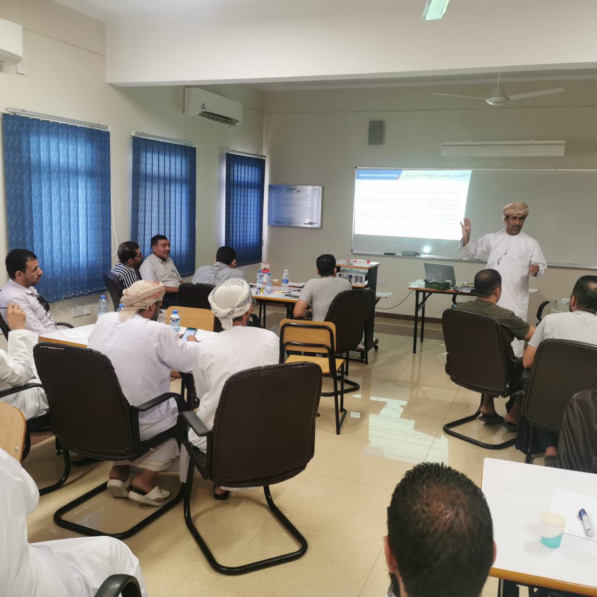EduGovNBT's tweet photo. بدأت فعاليات البرنامج التدريبي(المفردات الامتحانيةللصفين التاسع والعاشرفي مناهج سلاسل كامبريدج لمادة الرياضيات) على مستوى المحافظةوالذي ينفذ في مدارس خلفان بن جميل، الصفا،خديجة الكبرى،الإبداع،الوارث بن كعب، أم معبدالخزاعية ويستهدف البرنامج135معلم ومعلمة كدفعةثانيةويستمر لمدة3أيام https://t.co/t293Ct4pGc