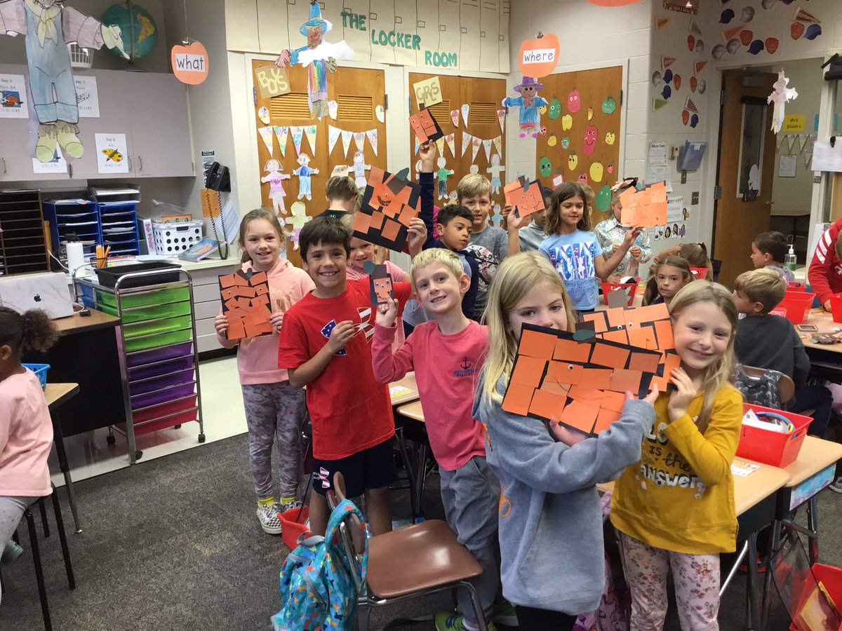 TheFolkField's tweet photo. We had so much fun meeting our 3rd grade buddies from Mrs. Thomas’ class, listening to a pumpkin story &amp; making our own pumpkins! We read #SpookleytheSquarePumpkin &amp; learned to not judge a book by its cover! https://t.co/oj8w2oX2iq
