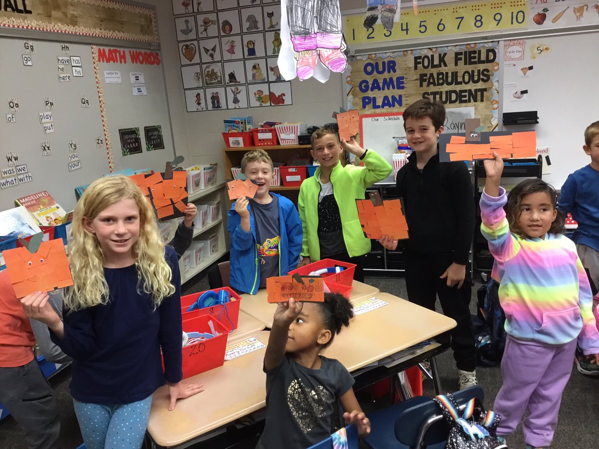 TheFolkField's tweet photo. We had so much fun meeting our 3rd grade buddies from Mrs. Thomas’ class, listening to a pumpkin story &amp; making our own pumpkins! We read #SpookleytheSquarePumpkin &amp; learned to not judge a book by its cover! https://t.co/oj8w2oX2iq