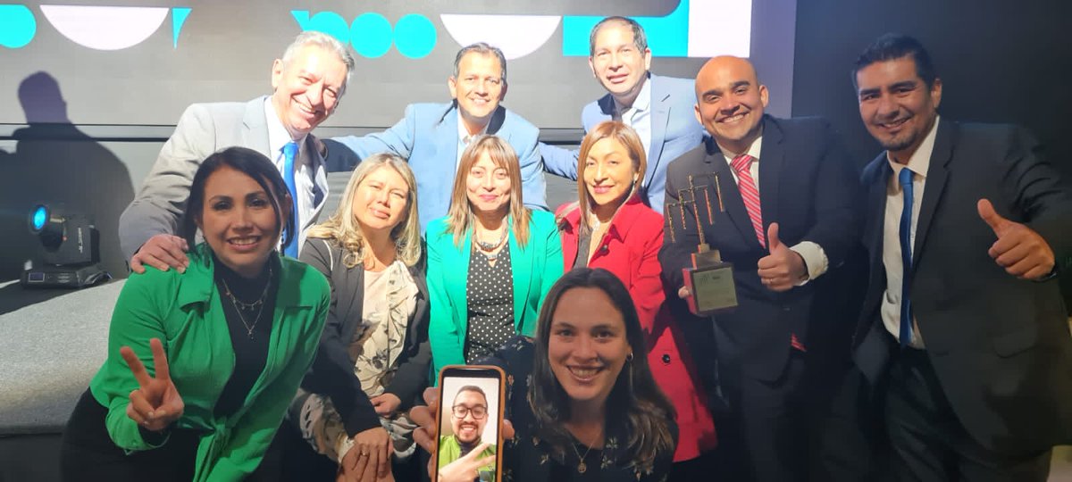 carlosmcaros's tweet photo. Nuestro programa de reconocimiento “Conexiones Contigo” fue ganador en los #PremiosABE a la Responsabilidad 2022. Este premio es de tod@s en #ISAREP que hacen del reconocimiento una práctica constante en nuestra cultura! Gracias @amchamperu https://t.co/MPmocmBi33