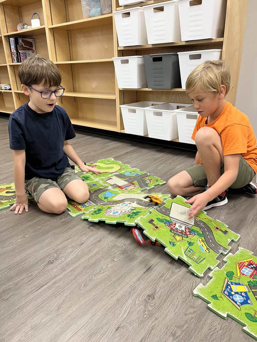 We get creative in the HUB! When there are no hills on the mats, you make hills. 💕 Every day you will see this type of play in the HUB. Kids from different classrooms and grades collaboratively problem solving and working together through play and games. <a href="/EJSMSchool/">Ecole J S McCormick</a> @anaturk17