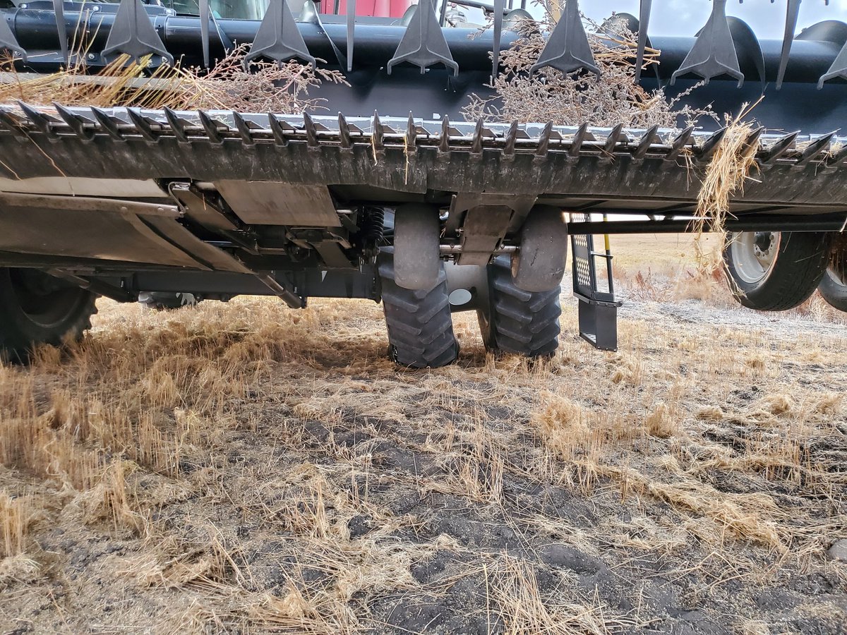 Well I guess the weed spots have to wait for a few days. Dad and I should get it apart today at least. I hope it just bearings. #harvest22neverends