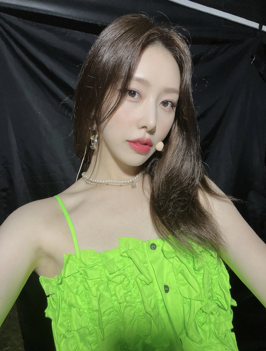 abouteuijin's tweet photo. [📸] #Hezz_pic on twitter 

Hezz Day D-2 👀💗

#Hezz #헤즈 #Hezz_Churup
#Churup #홍의진 #HONGEUIJIN https://t.co/iiVAEpFfvI