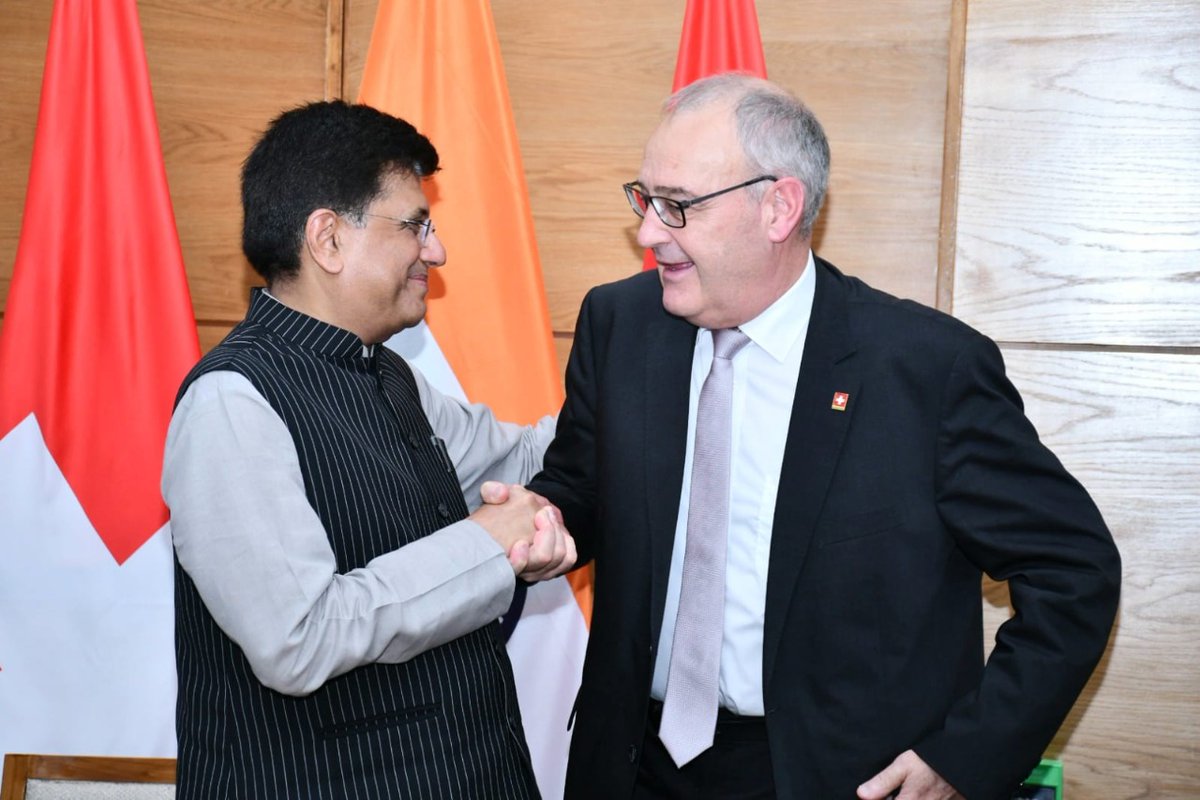 investindia's tweet photo. An India-Switzerland business roundtable was organised by @DPIITGoI, @DoC_GoI, in partnership with @SwissEmbassyIND, co-chaired by Shri @PiyushGoyal, Minister of Commerce &amp; Industry &amp; Mr. @ParmelinG, Head of the Federal Dept. of Economic Affairs, Education &amp; Research, Switzerland https://t.co/RNW8u0nIZg