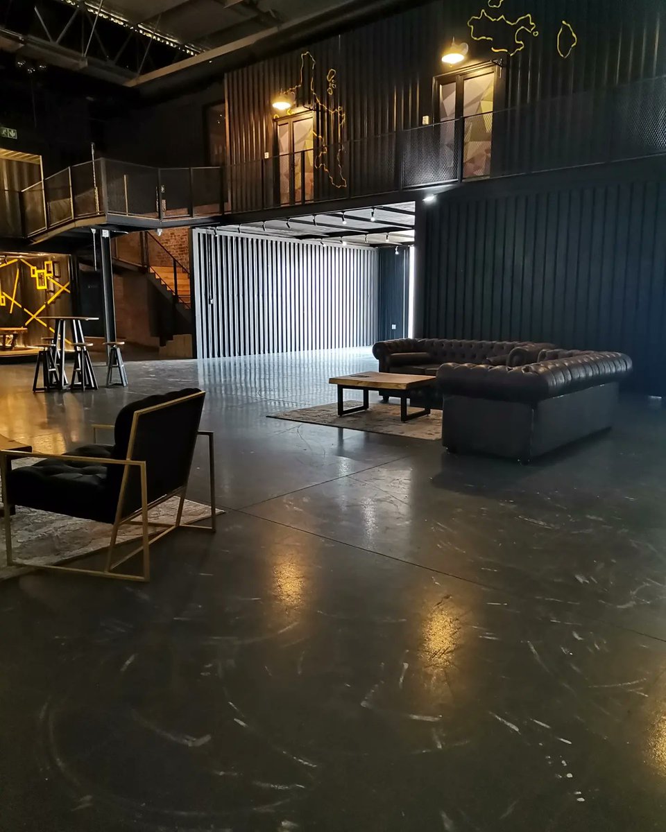 PhukaziVenues's tweet photo. We loving this "Red Hot" location.. 💥

#PhukaziLocations #PhukaziVenues #locations #elegant #elegance #Private #properties #bookings #EndYearFunctions #film #musicvideo #music #Exclusive https://t.co/9nbjJOTT4W