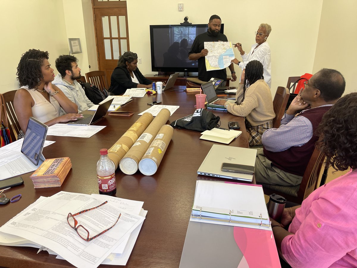 EmancipationTx's tweet photo. We're continuing to research &amp; move forward with identifying the stories of formerly enslaved people. The Emancipation trail research will be a long time study to uncover what freedom meant to Texas. We're on the move! https://t.co/nYI8nHXLGA