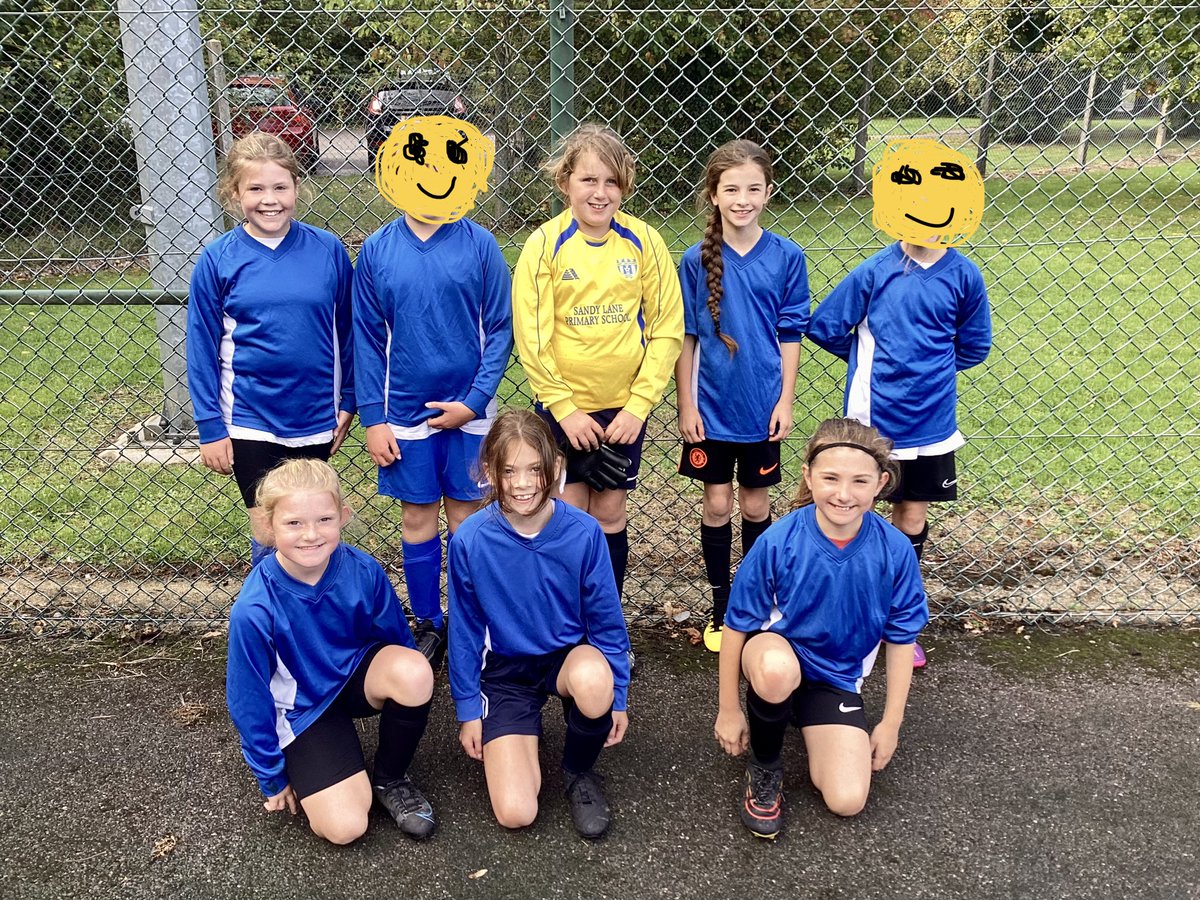 A massive well done the year 5 and 6 girls football team who competed in a tournament at Easthampstead Park on Monday the 26th of September. With 2 wins and 3 draws, they played so well and we are so proud! ⚽️⚽️