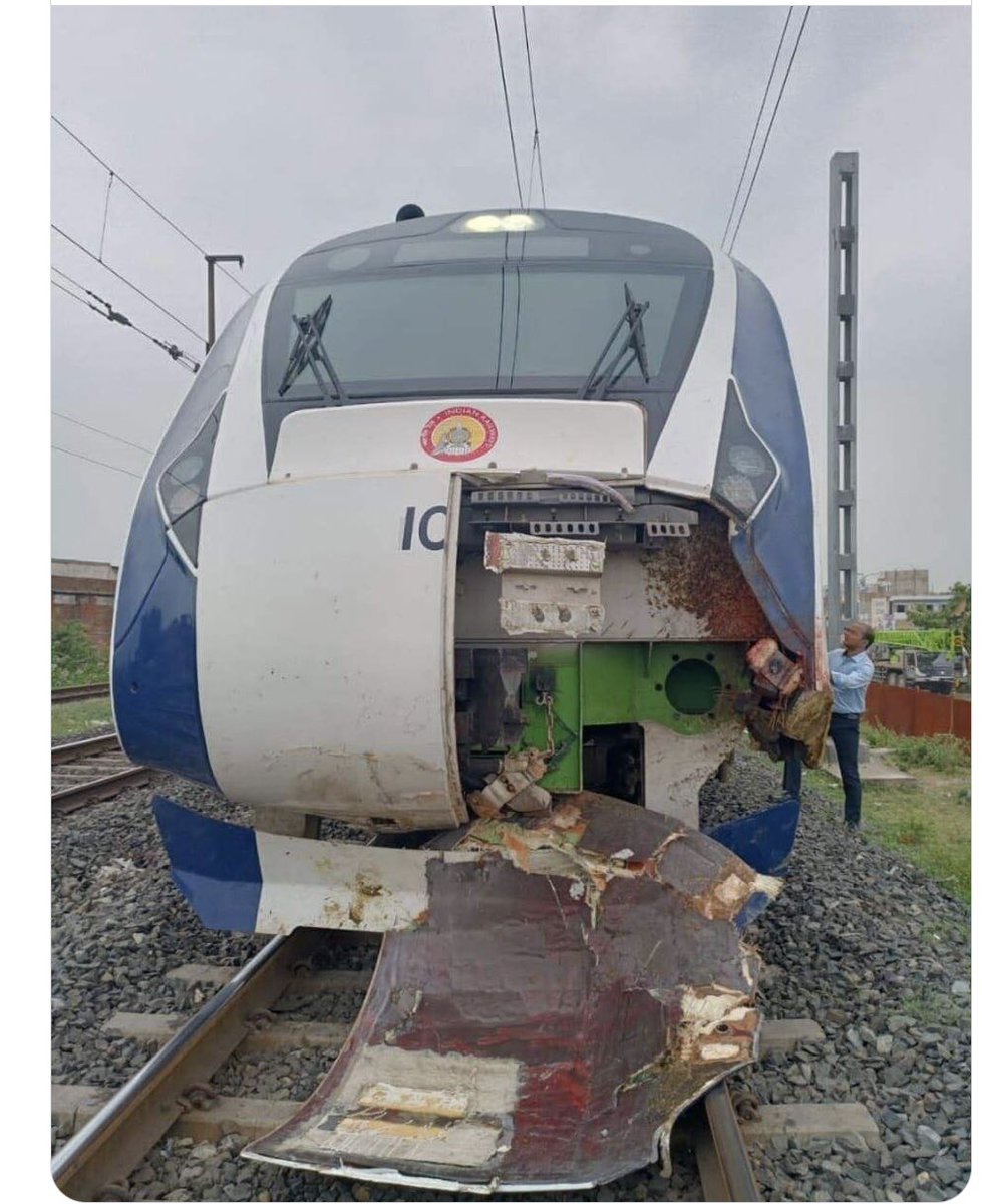 Drsheikhamina's tweet photo. #NcRespond Your development didnโt work even 4r a month !See the condition of #vandebharatexpressTrain which was inaugurated by Honourable @PMOIndia 6days ago !was hit by a Buffalo ๐ and the development collapsed? Did โ3โ family did that?? #NcDevelopment ๐ https://t.co/vmb1Cw2wkq