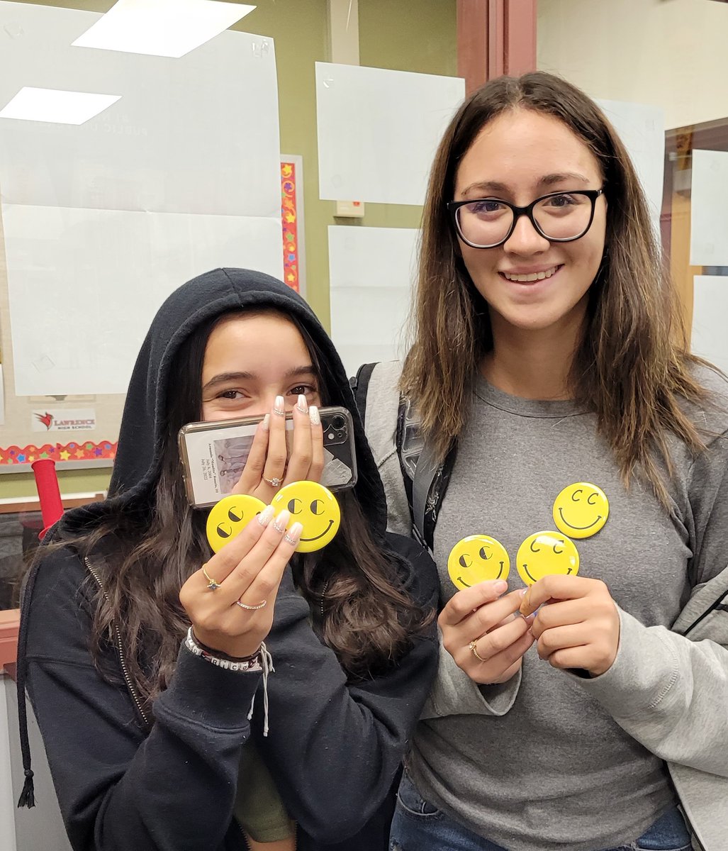 As part of our @CardinalsLHS Week of Respect activities, our Faculty and Staff are spreading positive energy and compliments with our 'Compliment Crew' t-shirts and buttons. Make today a great day at LHS! Thanks for all of your efforts @ltps_counseling! @LTPS1 #LevelUpLHS