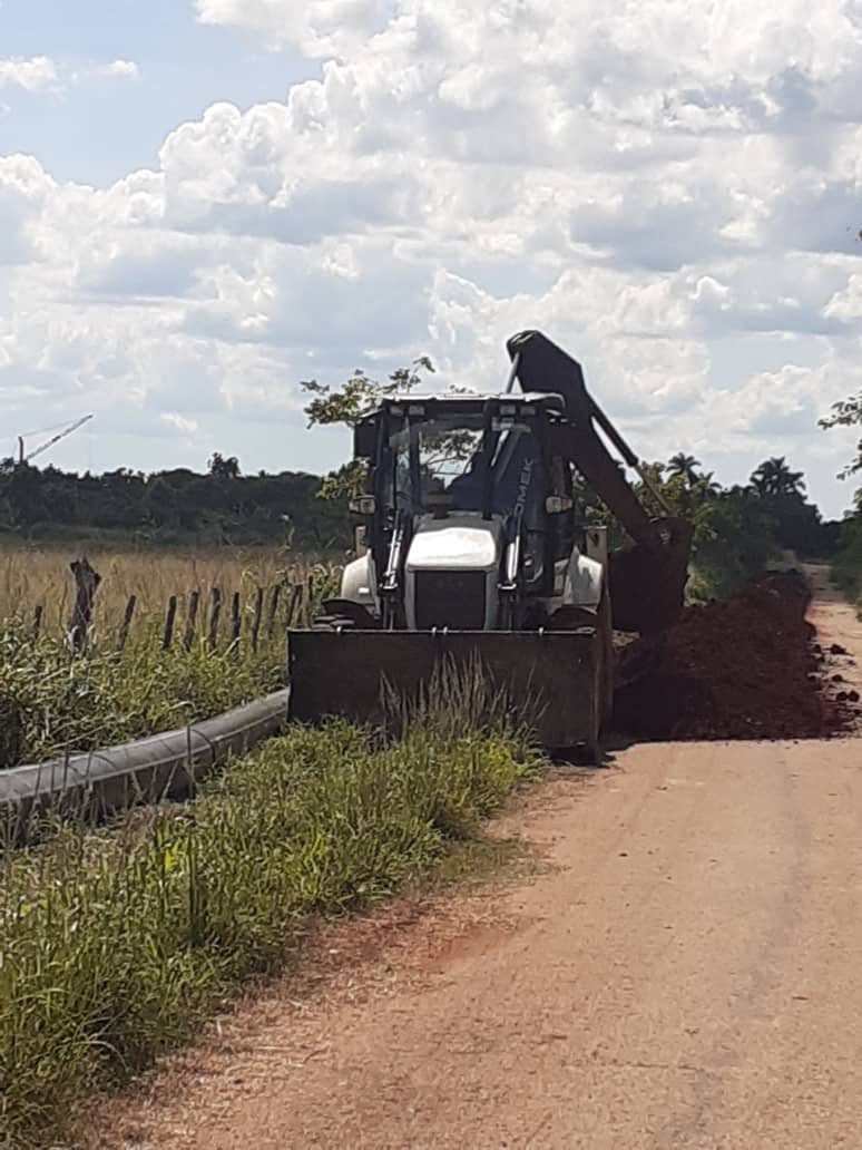 Conductora El Rolando, que abastecerá de agua a la población del municipio Jovellanos en la provincia de Matanzas
#Emrohc
#CubaPorLaVida @Acueductomaya1 <a href="/YamileRamosCord/">Yamilé Ramos Cordero</a> <a href="/MayraArevich/">Mayra Arevich Marín 🇨🇺</a> <a href="/DtorCav/">Dtor.Inspeccion Estatal DPRH CAV</a> <a href="/EAAOeste/">EAA Aguas del Oeste de La Habana</a> <a href="/EspInvDPRHCA/">EspInvDPRHCA</a> <a href="/OSDE_AyS/">OSDE Agua y Saneamiento</a> <a href="/EAAMatanzas/">Empresa Acueducto y Alcantarillado Matanzas</a> <a href="/eaacmg/">EMPRESA DE ACUEDUCTO Y ALCANTARILLADO CAMAGUEY.</a> <a href="/eaagtm/">Empresa Acueducto Guantánamo</a> <a href="/EAAVillaClara/">Empresa de Acueducto y Alcantarillado Villa Clara</a>