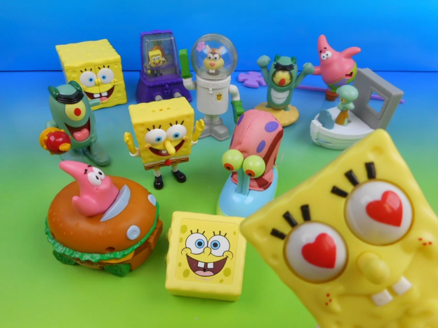 RandomSBToys's tweet photo. Burger King 2004 set of toys https://t.co/vZyX89zwPN