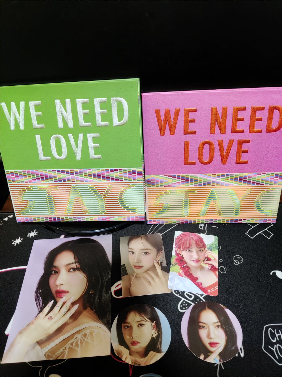 Gabbijjang's tweet photo. Arrived safe!! Thank you @KSMusicStorePH @baejoopay!! Sinwerte din sa pull sa wakas haha. Bias and bias wrecker! ❤️❤️ #baejoopay_proofs #STAYC https://t.co/EwMbGRAeVa