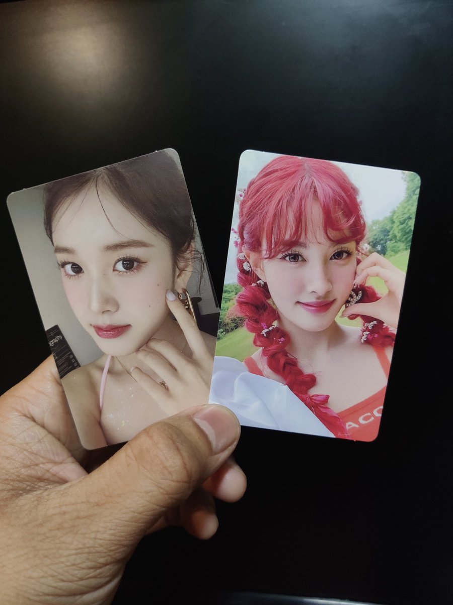 Gabbijjang's tweet photo. Arrived safe!! Thank you @KSMusicStorePH @baejoopay!! Sinwerte din sa pull sa wakas haha. Bias and bias wrecker! ❤️❤️ #baejoopay_proofs #STAYC https://t.co/EwMbGRAeVa