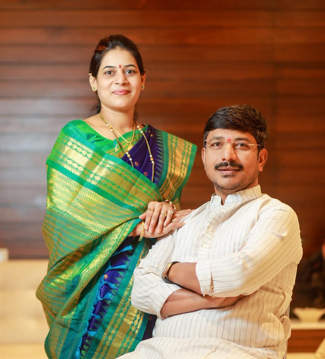 GauriCGaikwad's tweet photo. नेहमीच माझ्या पाठीशी खंबीरपणे उभे राहणारे, आपल्या नवपरिवर्तन फौंडेशनच्या माध्यमातून सर्वसामान्य जनतेचे प्रश्न सोडवण्यासाठी अपार मेहनत घेणारे, माझ्या राजकीय वाटचालीत अतिशय महत्वाची भूमिका घेऊन कदमवाकवस्तीच्या विकासासाठी मला कायम प्रोत्साहन व मार्गदर्शन करणारे, 

(१/२) https://t.co/2Jbmy9FZZ8