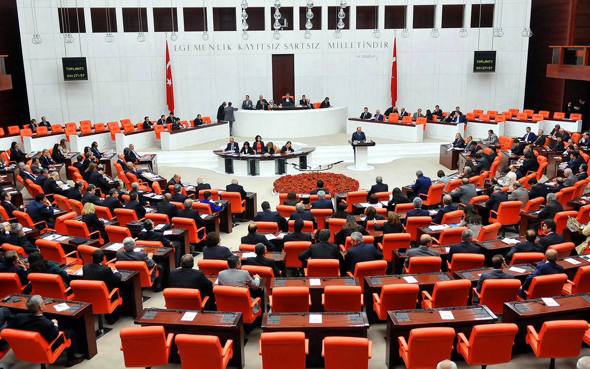 ÖĞRENCİLERE BARINMA DESTEĞİ TEKLİFİ AKP-MHP TARAFINDAN REDDEDİLDİ
urfadipnot.com/index.php/2022…