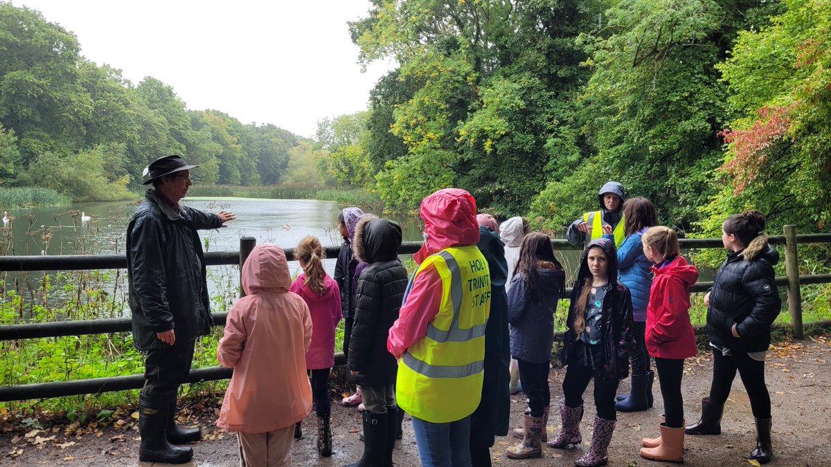 Foxes_Class's tweet image. We have had the BEST (and slightly wet) time yesterday at @coombeabbeypark. Here's a small impression of our pond dipping and river study.