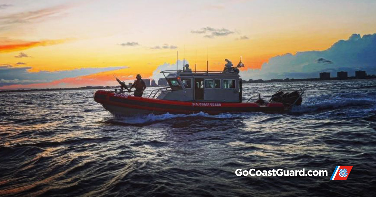 USCG's tweet photo. Your mind is a powerful thing. 🧠

When you put it towards a purpose, anything is possible.

If serving others and your nation sounds like your purpose, chat w/ a recruiter today about a #career in the #USCG: https://t.co/qIef8iY7nF 

#motivation #SemperParatus #GoCoastGuard https://t.co/XxGSVZN0EG