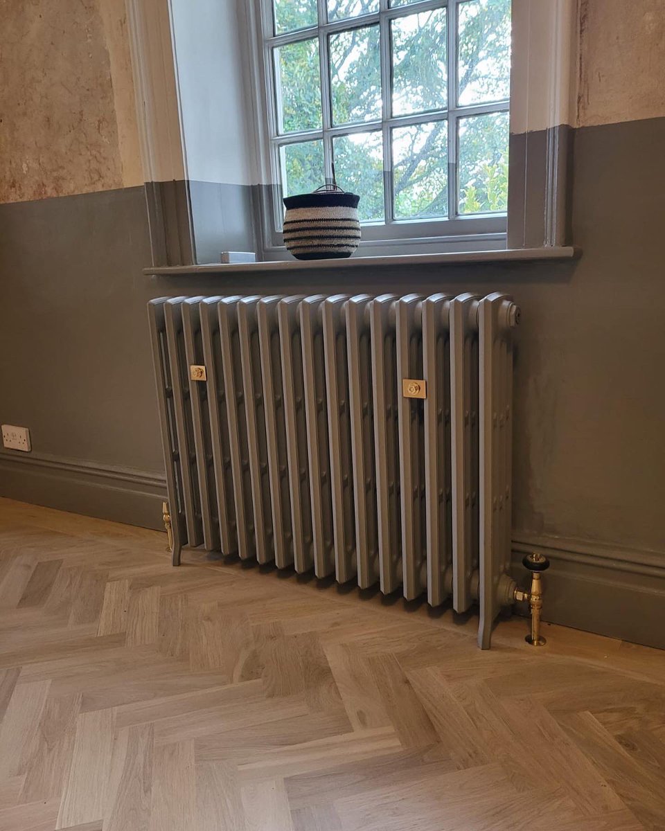A few more pics from the cool bathroom job
Terrazzo hallway
Traditional radiators from @castrads 
#plumbing #heatingengineer #heating #radiators #castrads #castironradiators #parquet