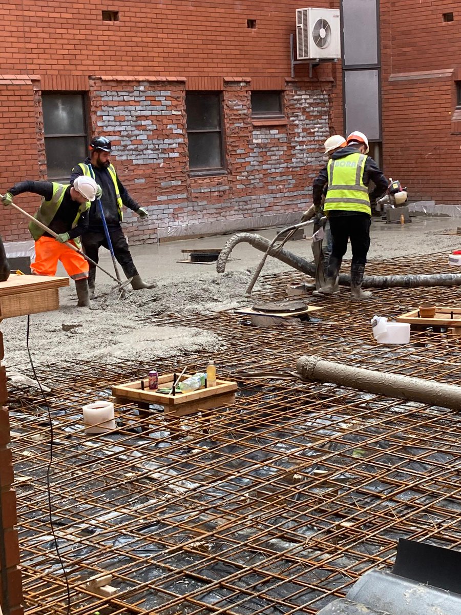 EDScheme_TGH's tweet photo. We're about half way through the pour....things are looking good!!π
#pleasedontrain #greatprogress https://t.co/i1FksWyZEd