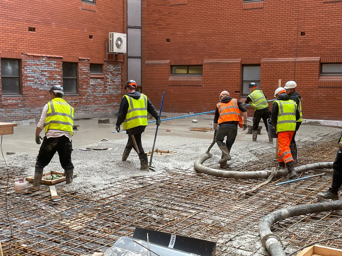 EDScheme_TGH's tweet photo. We're about half way through the pour....things are looking good!!π
#pleasedontrain #greatprogress https://t.co/i1FksWyZEd