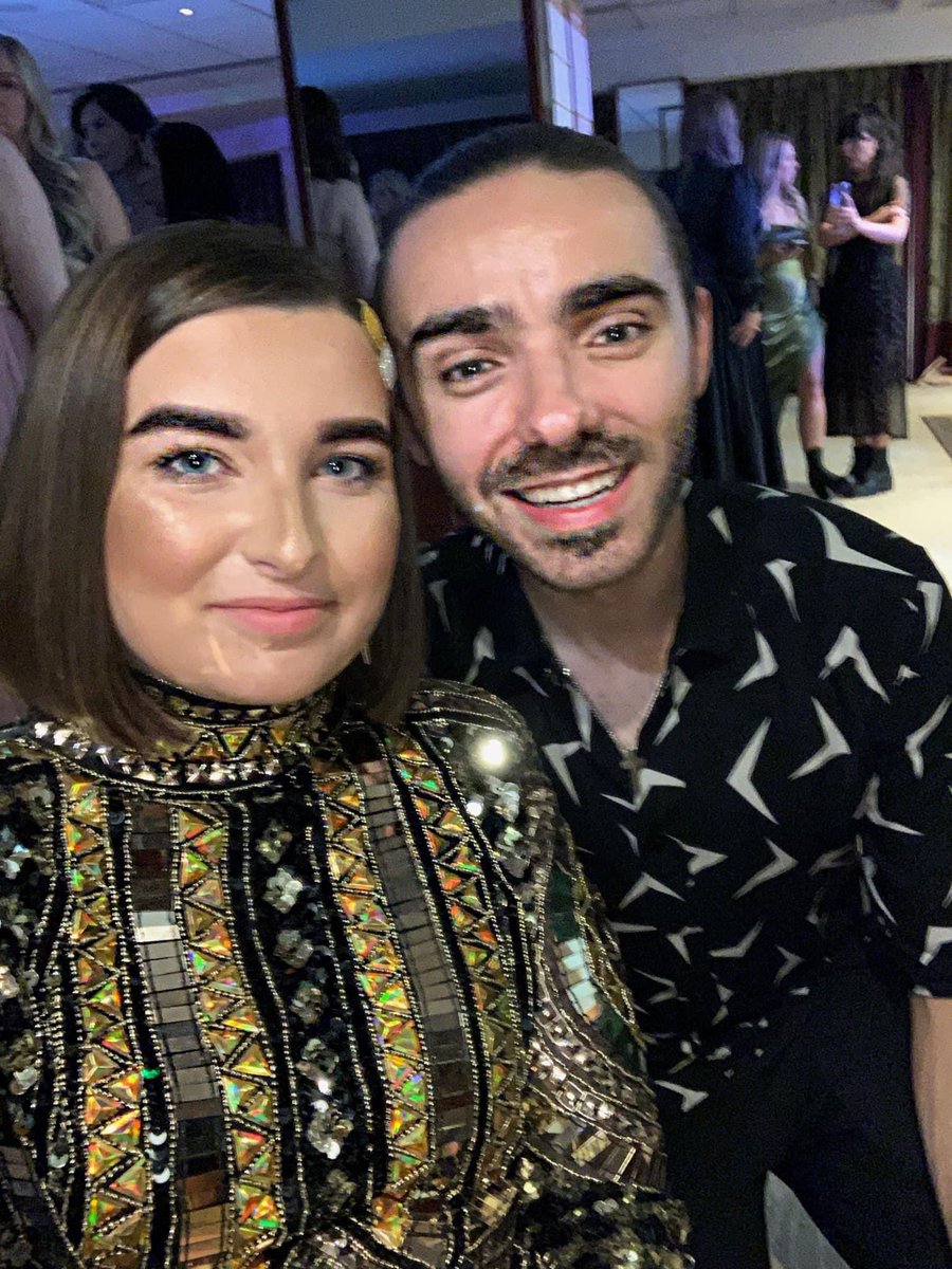 beauticoleex's tweet photo. Some days truly stay gold forever💛✨ If you’d like the most precious keepsake for the best night at the #goldforeverbash, my special print with @TheCougz_ for the @BrainTumourOrg is still available🥺>> https://t.co/Mu4Wm9W7iV #gfbash #twfanmily #thewanted #thewantedfanmily https://t.co/sNDUYvJzCc