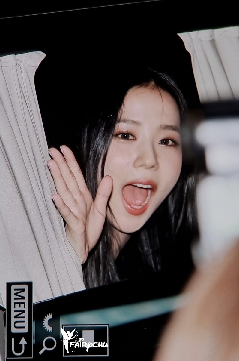 GODTIERJISOO's tweet photo. my baby omg 😭 https://t.co/JeIt9vEFLQ
