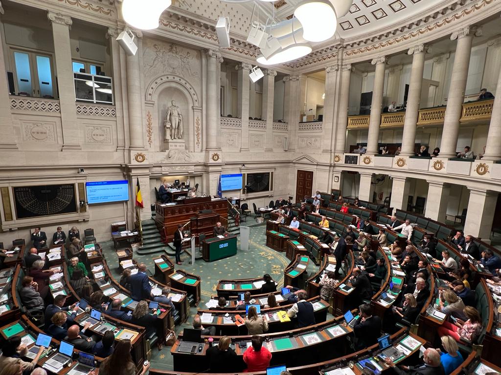 defi_eu's tweet photo. #servicedesecours @LaChambreBE @francoisdesmet : “Ce mardi, la Croix-Rouge de Belgique a décidé, faute de rentabilité, de fermer les départs du 112 de Libramont en province de #Luxembourg et d’Ampsin en province de #Liège.” #begov https://t.co/7mX38rQYqA