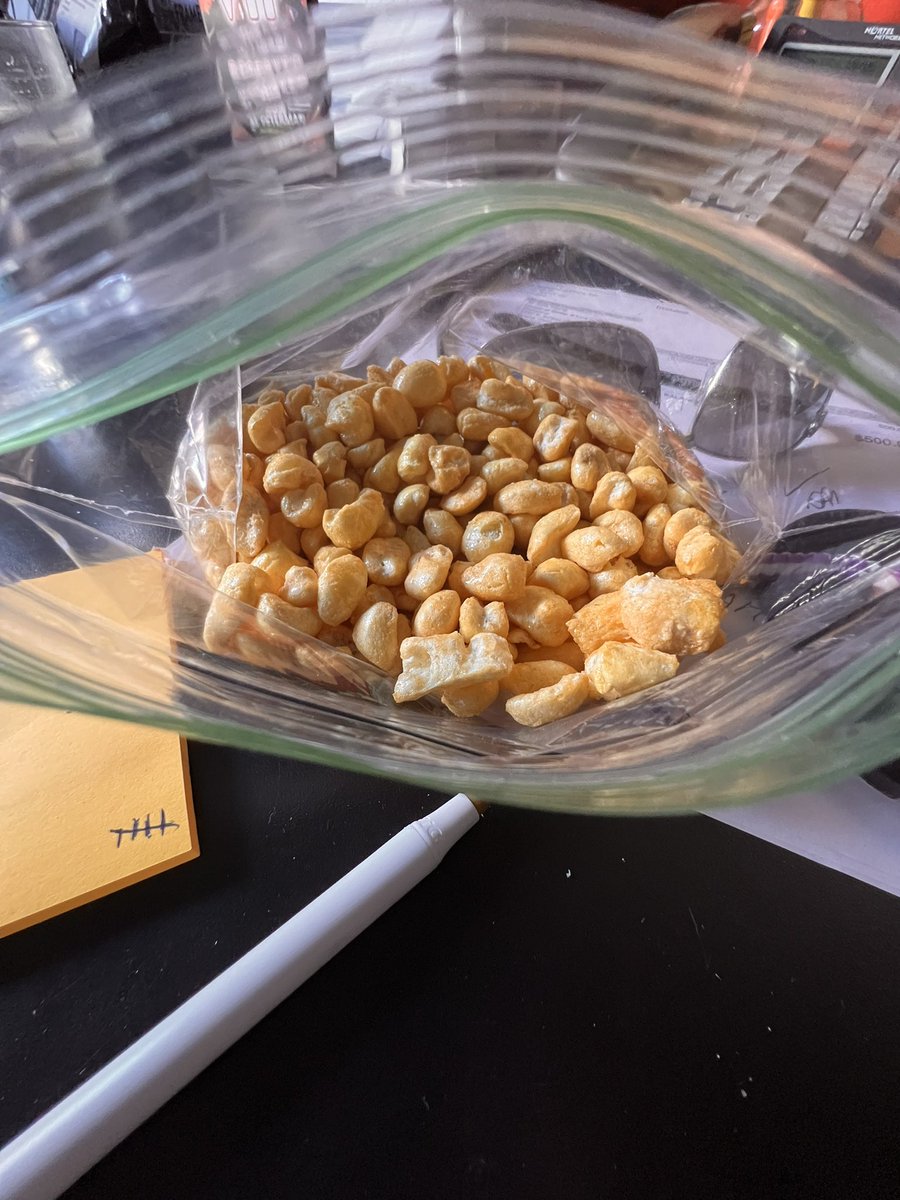 magiccitymayhem's tweet photo. I gotta have my Pops. #worksnack https://t.co/nvlLiVK1ms