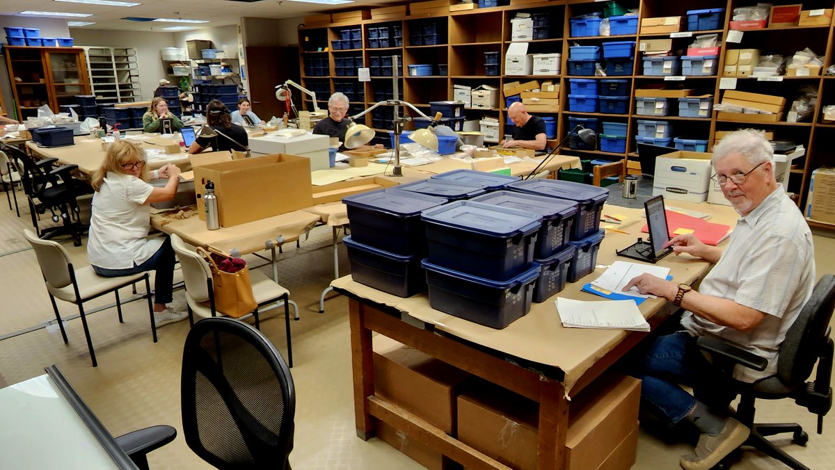 ArkArcheoSurvey's tweet photo. #ArchaeologistsAtWork We missed this on yesterday, but we get both professional and avocational archeologists to work at our Open Lab Days! https://t.co/tvifMkGFi0