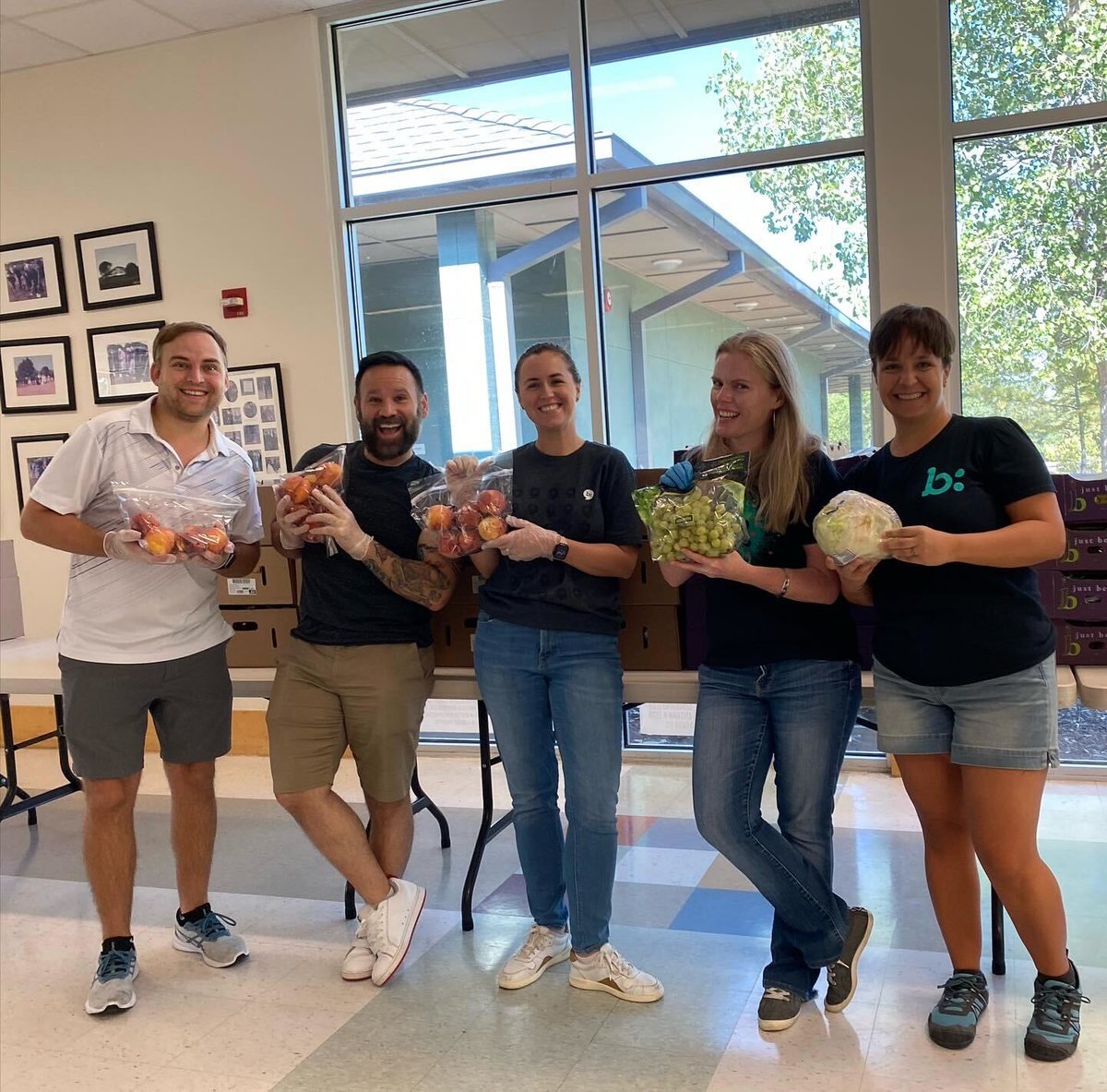 Bazaarvoice's tweet photo. It's time for another b:generous week update! Our team in Munich collected trash to create a cleaner community, Our Austin team packed 2,800 lbs of produce for East Austin neighbors at Welcome Table and volunteered at The Arc of Texas. #bgenerous #LiveBV https://t.co/xrXY5qveT9