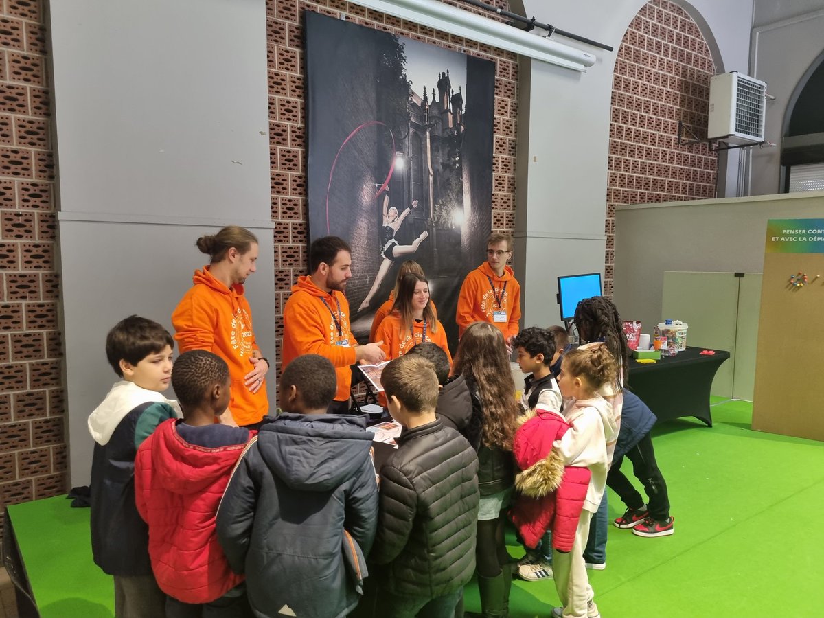 Glycobiology (@umr8576) on Twitter photo L'UGSF en force pour la fête de la science ! #FDS2022 #FestivalULille <a href="/univ_lille/">Université de Lille</a> <a href="/Ombelliscience/">Ombelliscience</a>
<a href="/hautsdefrance/">Région Hauts-de-France</a> <a href="/lillefrance/">Ville de Lille</a> <a href="/LesScInfusent/">Les Sciences Infusent - compte suspendu</a> L'UGSF en force pour la fête de la science ! #FDS2022 #FestivalULille <a href="/univ_lille/">Université de Lille</a> <a href="/Ombelliscience/">Ombelliscience</a>
<a href="/hautsdefrance/">Région Hauts-de-France</a> <a href="/lillefrance/">Ville de Lille</a> <a href="/LesScInfusent/">Les Sciences Infusent - compte suspendu</a>