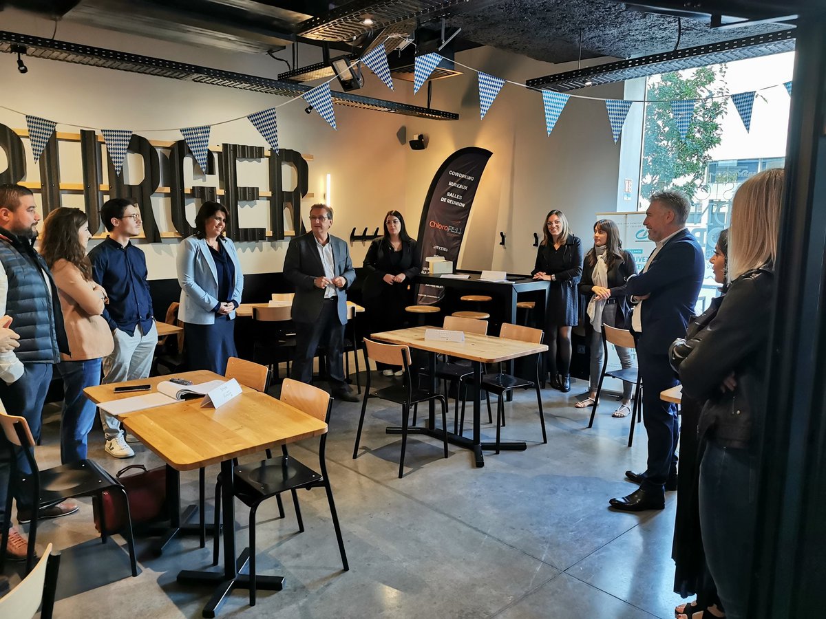 CMinicillo's tweet photo. Le Crédit Agricole Centre-Est organise un café de la création au NINKASI d'OL Vallée. Les porteurs de projets sont venus prendre les meilleurs conseils des experts partenaires et de l'équipe d'agences Grand Large #cacentrest #smyle #rdi #onlylyon #siagi #cci #chlorofeel #nexecur https://t.co/NHRMTtkkNT