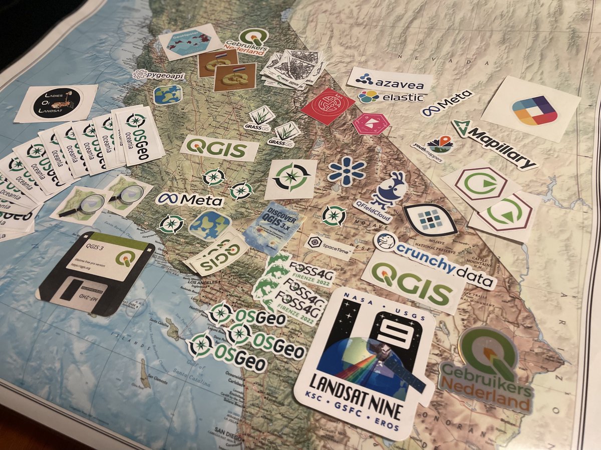 AnaLeticiaGIS's tweet image. Thanks to @alexgleith for sending me all these awesome stickers from #foss4g2022! ❤️🗺️