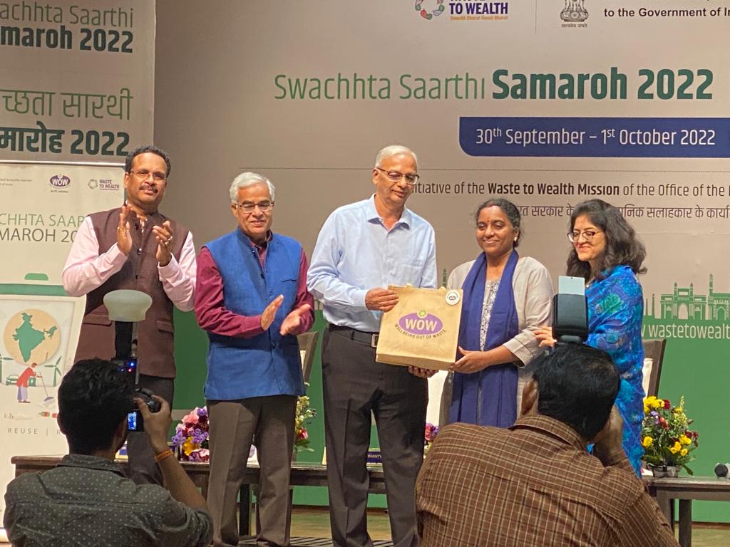 TRaghavamma's tweet photo. My work on kitchen waste management recognized by ITCs Wealth out of Waste (WOW) programme at Swachhta Sarrthi Samaroh, IIT Delhi. https://t.co/qXoQieCyVV