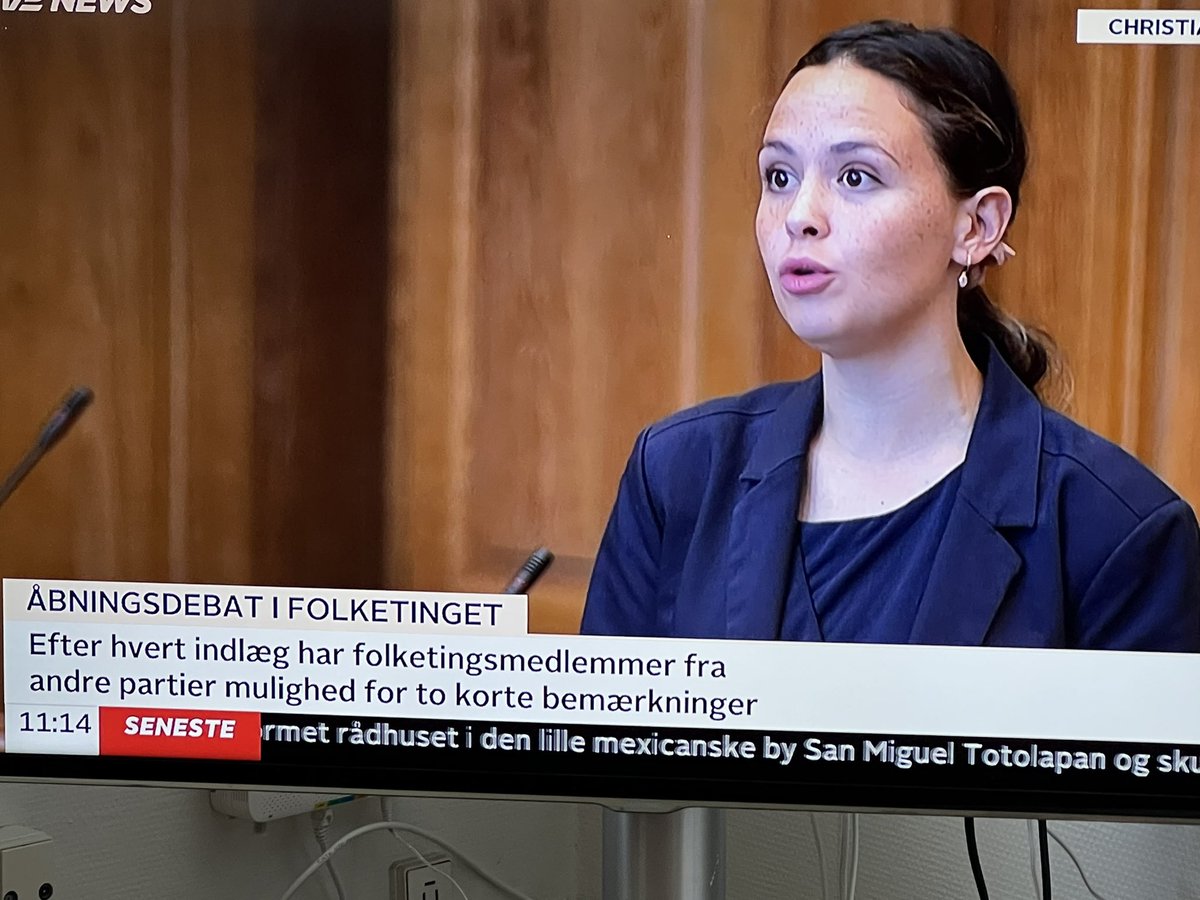 BennyAndersen's tweet image. Tak til @PiaOlsen og @VictoriaV_EL for at fastslå behovet for penge til at løse ligelønsproblemet ved åbningsdebat . @socialpaed er en af de faggrupper hvor der er for lav løn ift uddannelsesniveau. Husk at det er parterne der skal aftale den konkrete udmøntning #dkpol #ligeløn