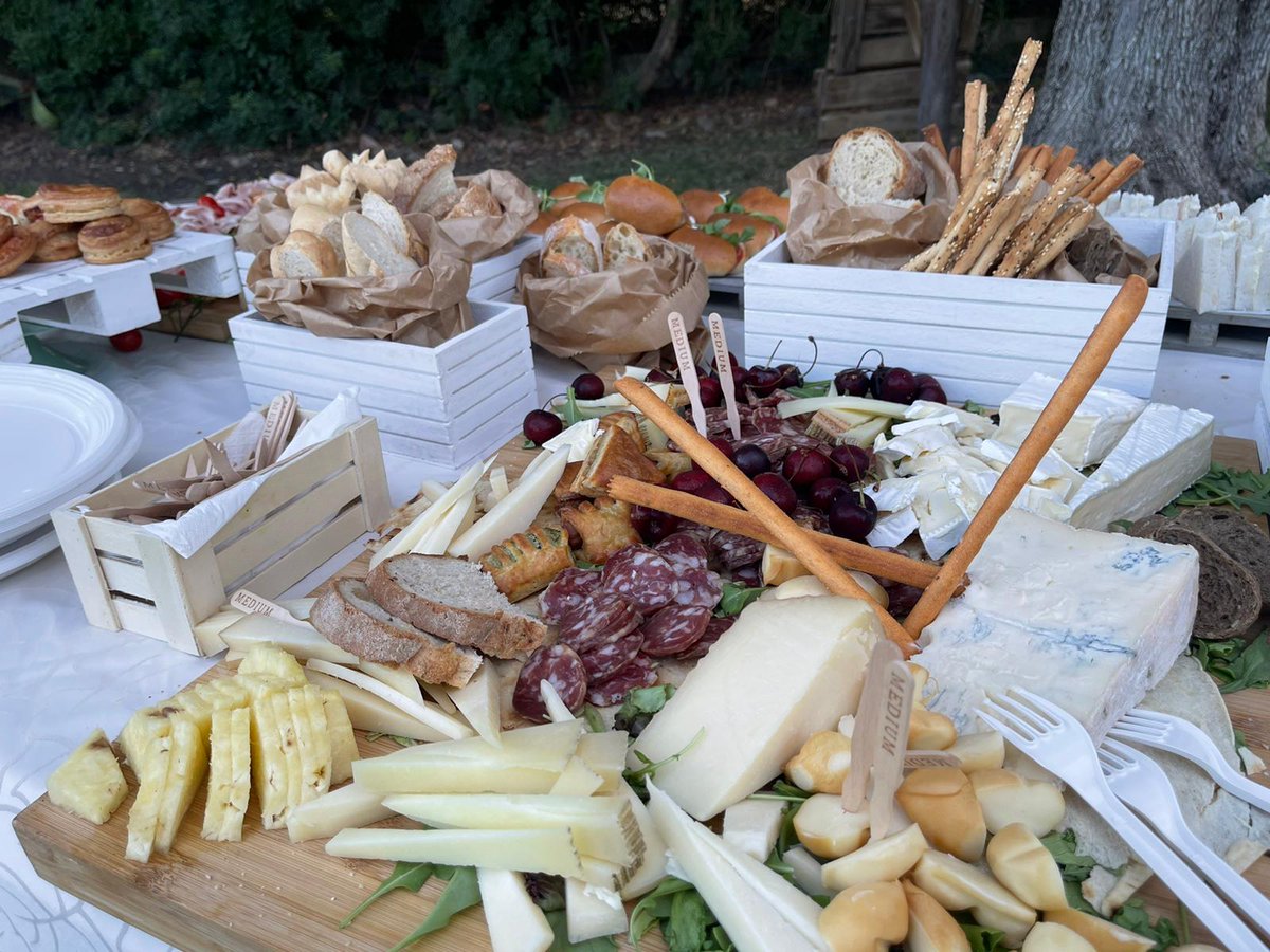 AinhoaCoop's tweet photo. Personalizza il tuo evento con - Ainhoa catering e eventi - https://t.co/U7rvKoqvHo 
#catering #professionale #ainhoa #cagliarieventi #buffet #matrimonio #feste #sardegna #foodlovers #events #cagliari https://t.co/d220IFa3Wx
